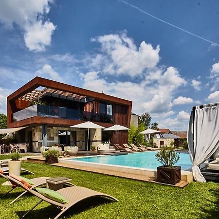 Butik Design Rooms Abadszalok Exterior photo